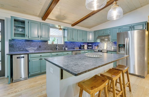 Hayesville House | 'Sweetwater Bluff' Home On The Hiawassee w/Views!