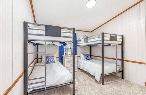 Dennis House | Sweetwater Hollow Getaway. Beautiful Lake front property.