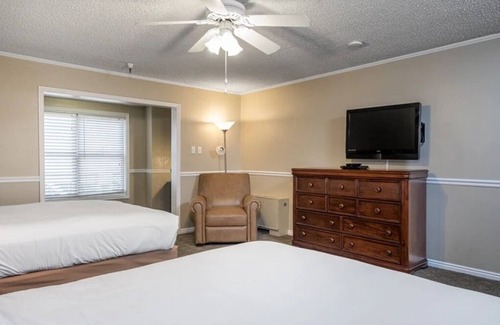 North Park City Cabin | Sweetwater Lift Lodge - Ski in, Ski Out - Heated Indoor Pool and Spa and Gym