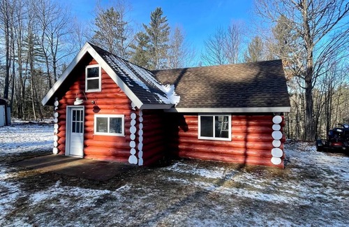 Negaunee Cabin | Sweitzer Creek Off-Grid Cabin