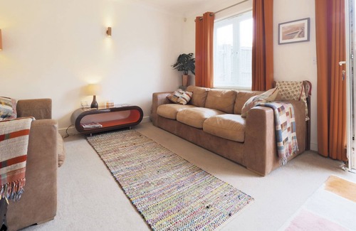 Cliftonville House | Sweyn House - Spacious family home by the seaside