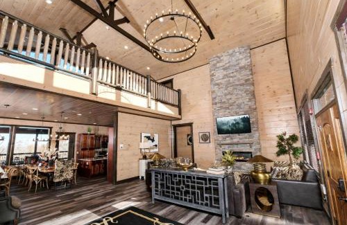 Sevierville Villa | Swim and Gym Mansion