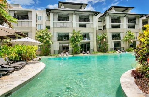 Palm Cove Apartment | Swim Out Apartments in Triton Street Beachfront Resort Palm Cove