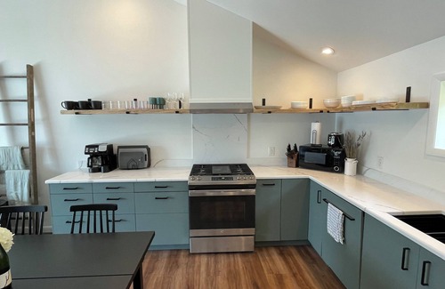 Dundee House | Swim, Sip, and Stay Awhile at this Beautiful Keuka Lake Retreat!