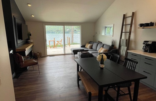 Dundee House | Swim, Sip, and Stay Awhile at this Beautiful Keuka Lake Retreat!