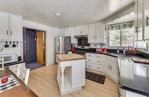 Green Valley Lake Cabin | Swim, Ski & Explore: Cabin in Green Valley Lake!