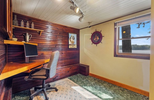 New Durham House | Swim, Soak, Paddle – Waterfront Getaway w/Hot Tub