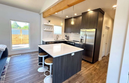 Kanab House | Swim & Stargaze in Kanab! Timber + Tin H 2BR 2BA, Resort Pool & Hot Tub
