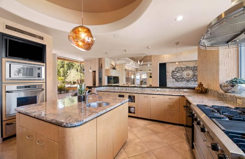 La Quinta House | SWIM UP POOL BAR/SPA, POOL TABLE,6 EN SUITES, PING PONG, PUTTING GREEN 227370