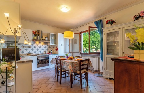 Volterra Apartment | Swimming Pool, 5 Minutes to Volterra Center, 4 Sleeps