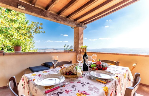 Volterra Apartment | Swimming Pool, 5 Minutes to Volterra Center, 4 Sleeps