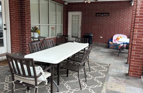 McAllen House | 🏊‍♀️ Swimming 🏊‍♂️ Pool & 🏀Basketball Court washer and dryer, 4 tvs. Great place come