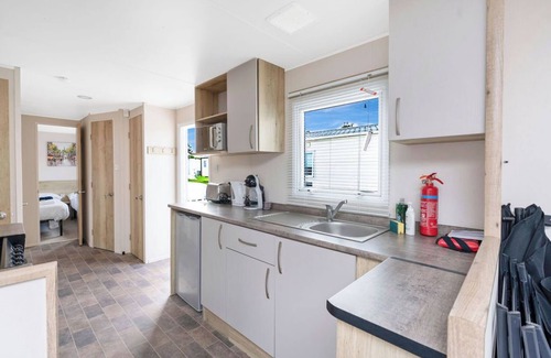 Prestonpans Apartment | swimming pool, entertainment complex, and children's play areas.