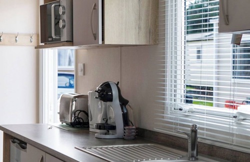 Prestonpans Apartment | swimming pool, entertainment complex, and children's play areas.