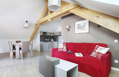 La Salle-les-Alpes Apartment | Swimming pool, parking, tv, ski locker, 39-49m², Serre Chevalier