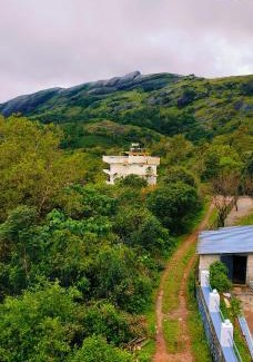 Vagamon Hotel | SWIMMING POoL RESORT