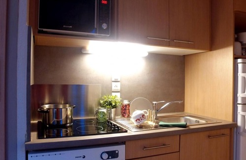 Evian-les-Bains Apartment | Swimming pool, sauna, balcony, tv, 23m², Thollon les Mémises