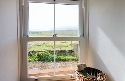Allendale House | SWINHOPE VIEW, pet friendly, character holiday cottage in Hexham