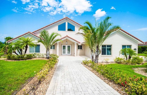 Groveland House | SWISS 105 - Lake Olsen