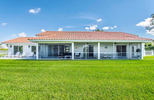 Clermont House | SWISS 14 - Lake Stephanie