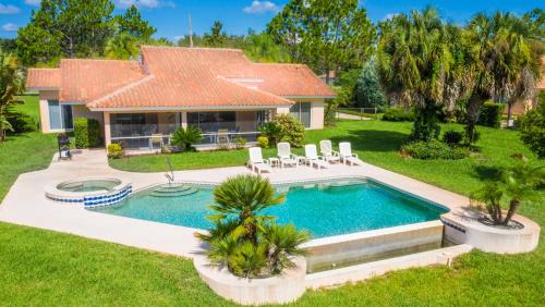 Groveland House | SWISS 61 - Lake Denise