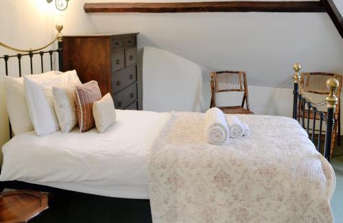 Chideock House | Swiss Cottage