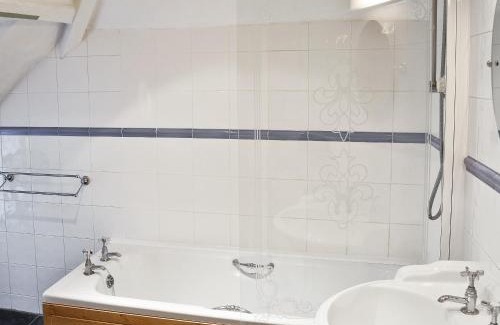 Chideock House | Swiss Cottage