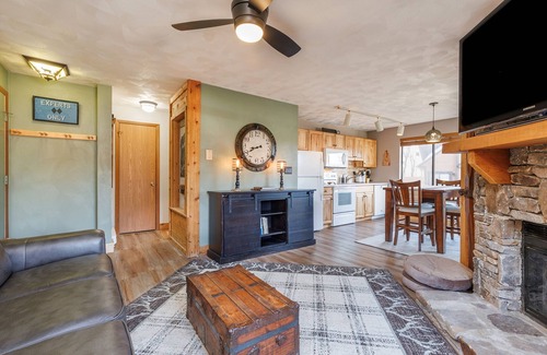 Seven Springs Condo | Swiss Mountain 1 Bedroom - Premier Unit with Patio by RedAwning