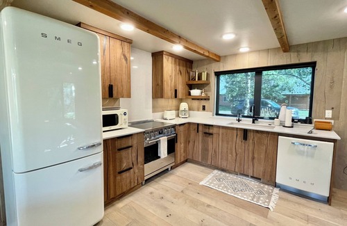 McCall House | Swissentury ~A Frame charming home in the Meadow, A/C