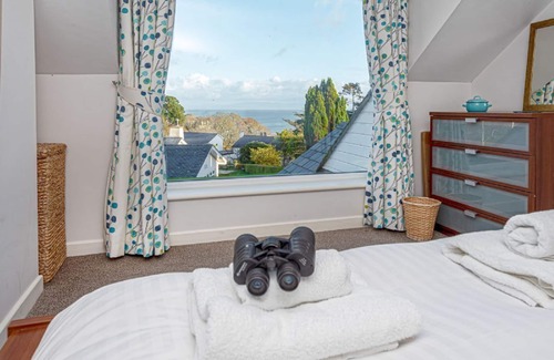 Mynytho Cottage | Swn Y Don - a bungalow that sleeps 8 guests in 4 bedrooms