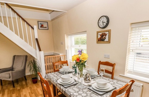 Carmarthen Cottage | SWN Y GWYNT, pet friendly, character holiday cottage in Carmarthen