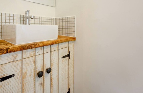 Bwlchtocyn Ski Chalet | Swn Y Mor Cabin in the beautiful Pwllheli