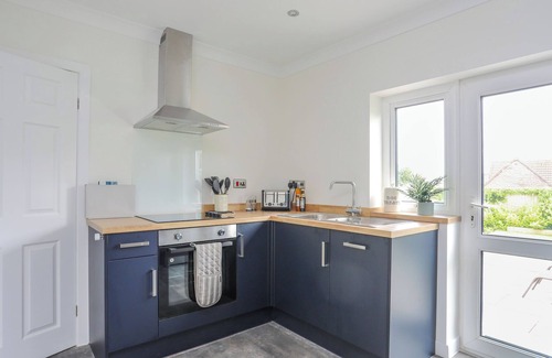 Benllech House | SWN Y MOR, pet friendly, country holiday cottage in Benllech