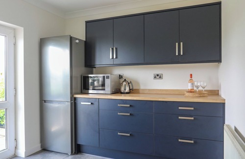 Benllech House | SWN Y MOR, pet friendly, country holiday cottage in Benllech