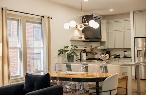 Downtown Columbus House | Sycamore I *3 Suites *GameRm *5 Queen *OSU 1/2mi
