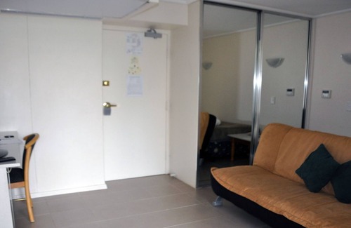 Darlinghurst Apartment | Sydney CBD Hyde Park View 1 Bedroom Apartment accommodates up to 5 people
