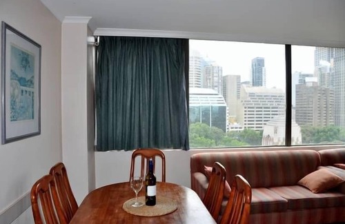 Darlinghurst Apartment | Sydney CBD Park View 2 Bedroom Apartment