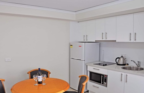 Darlinghurst Apartment | Sydney City 1 Bedroom Apartment with Balcony accommodates up to 6 people