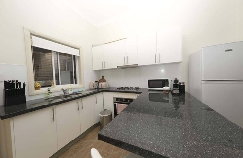 Concord House | Sydney Concord Modern 2 bedroom sleeps 6 guests