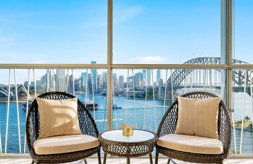 Sydney Apartment | Sydney's Landmark Views from Luxury 2Bd Apt