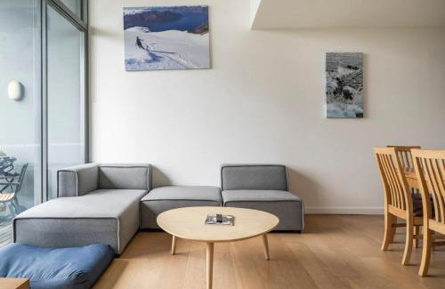 Crows Nest Apartment | Sydney Urban Oasis Balcony Views and BBQ