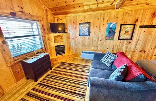 Mountain View House | Sylamore Depot Cabin # 302