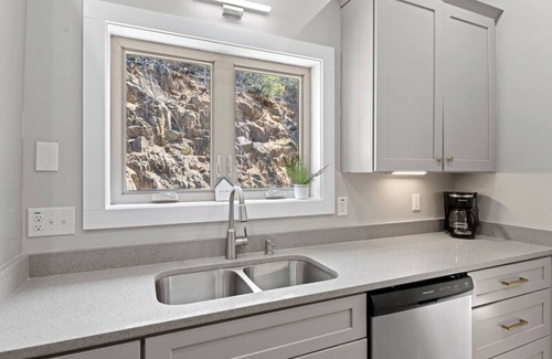 Sylva Condo | Sylva Retreat, King Suite, Mountain View, and Hiking!