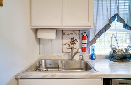 Sylvania Cabin | Sylvan Cabin on 73 Acres - Pond On-Site!
