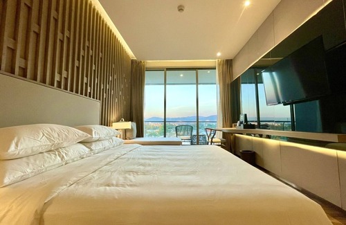 Saen Suk Hotel | Symphony of The Sea