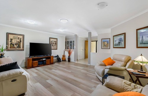 Dundowran Beach Bed & Breakfast | SYNERGY BEACHSIDE NUDIST RETREAT KB a/c Dog Friendly!