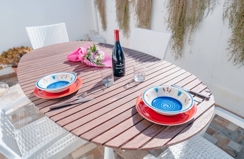 Santa Lucia House | SyracuseApartments, apartment for 8 people 200m from the sea and 1km from Ortigia