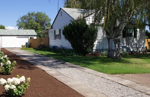 Walla Walla East House | Syvila`s Cottage 1101 Sturm Ave