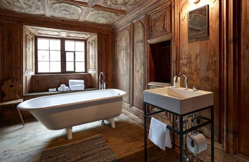 Valendas Apartment | Türalihus Upstairs - Ferien im Baudenkmal