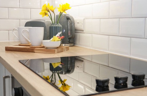 Bangor House | T? CAPEL BACH, pet friendly, character holiday cottage in Rachub